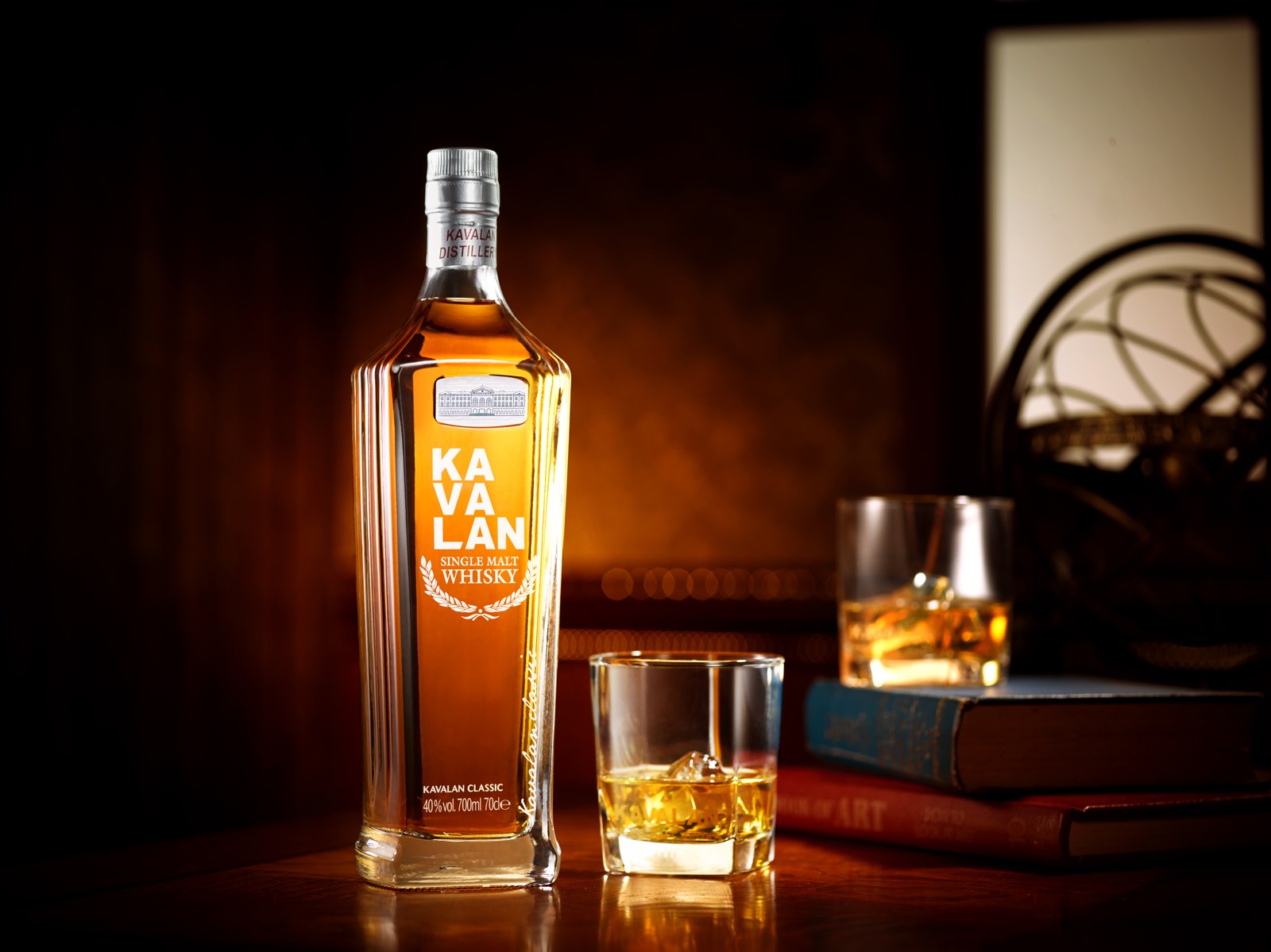Kavalan Classic bottle and whisky glasses